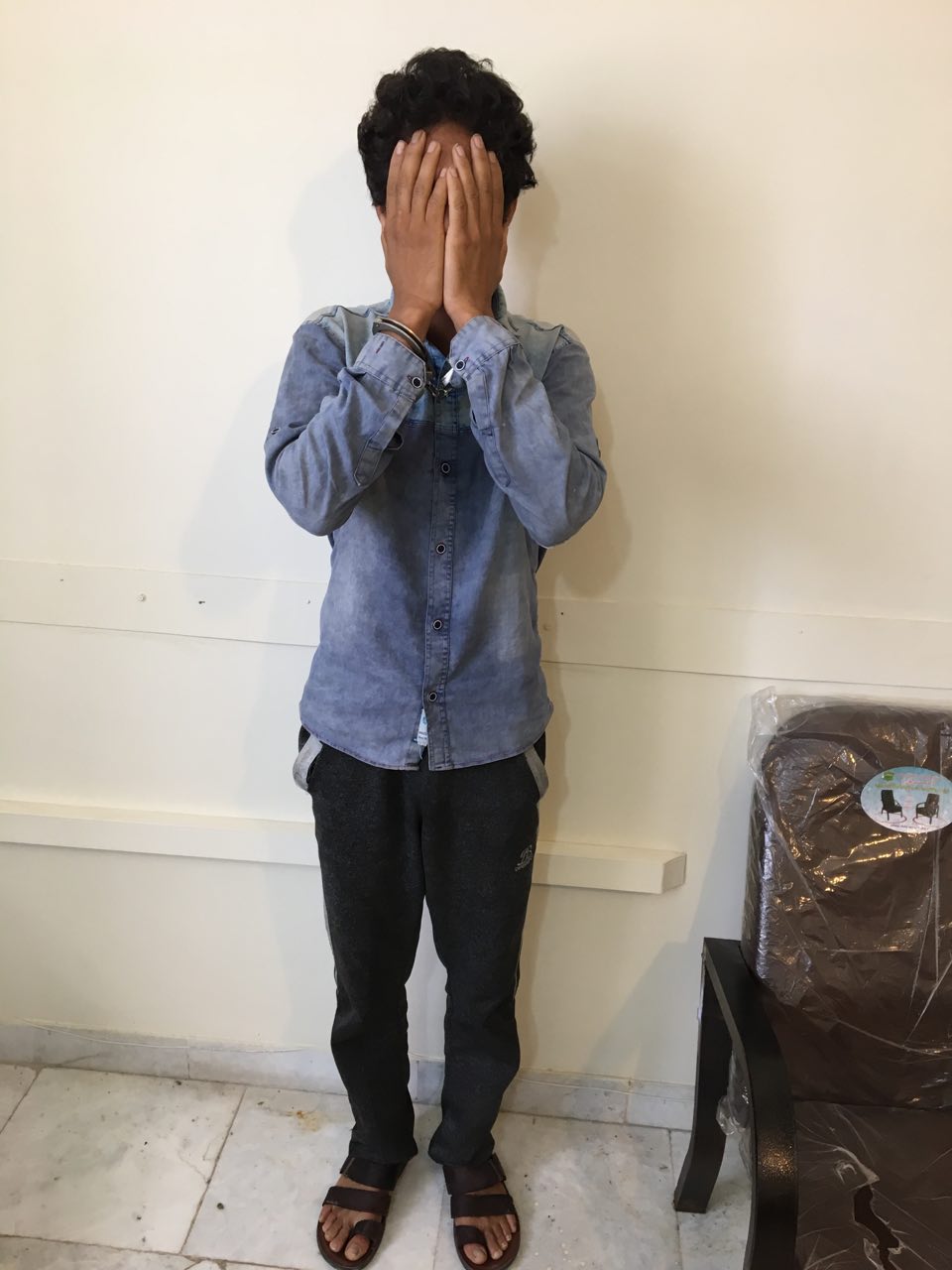 ملخ عنبرآباد دستگیر شد + عکس