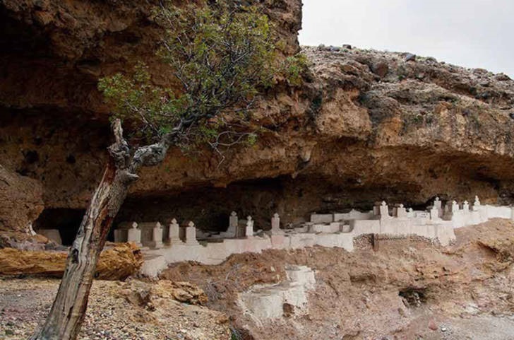 قبرستان