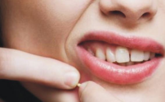 چرا در بزرگسالی هم جوش می زنیم؟