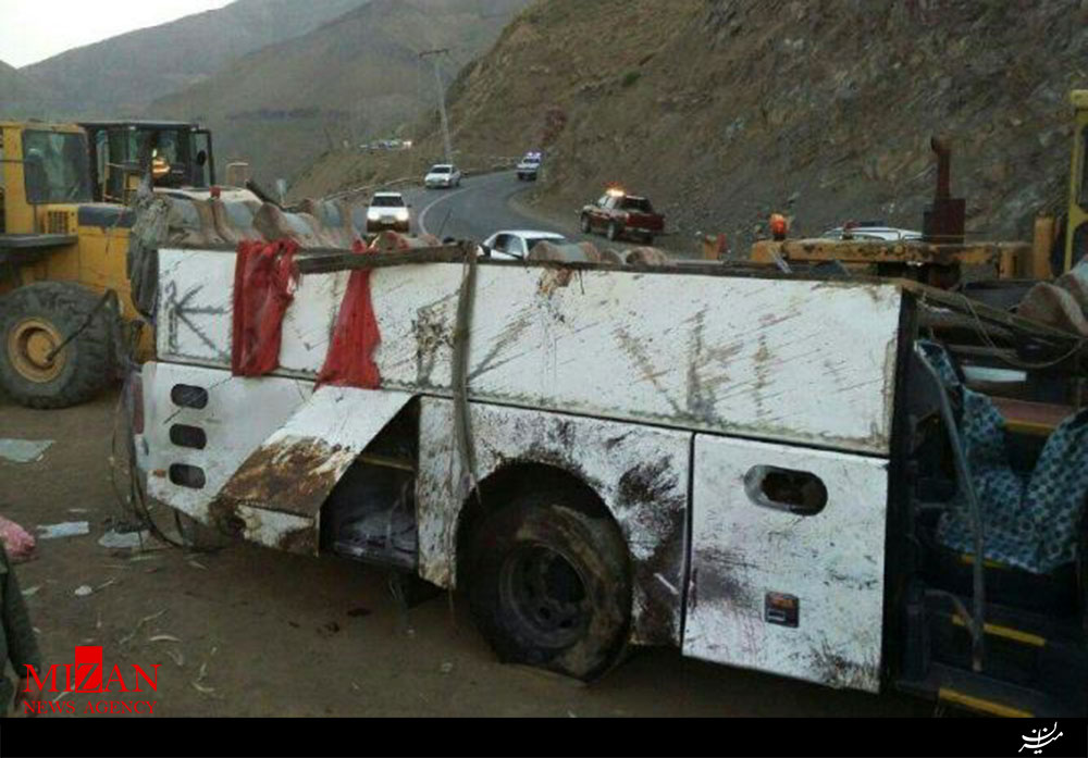واژگونی اتوبوس 