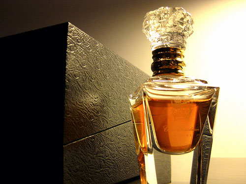 رازی که بوی عطر آن را برملا می کند