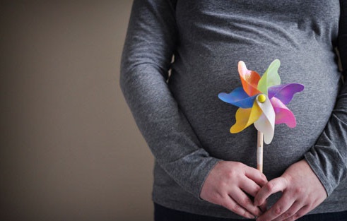 چگونه با تهوع صبحگاهی دوران بارداری مقابله کنیم؟