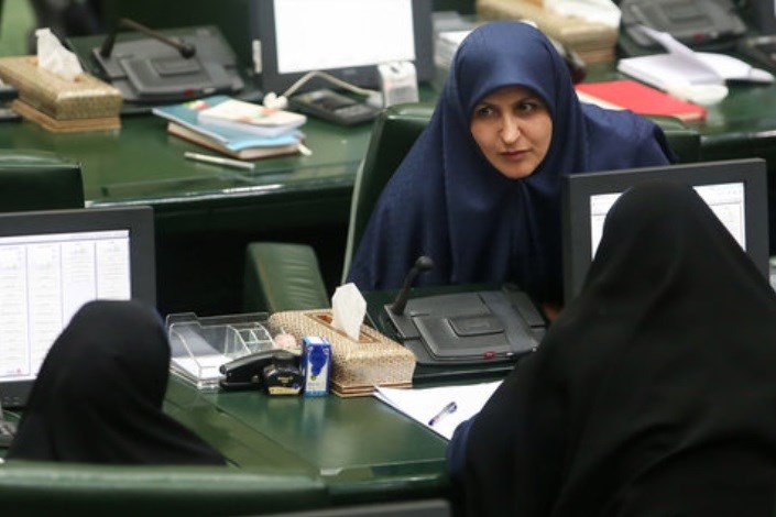 مشکل خروج زهرا نعمتی از کشور حل شد/ نباید نیروهای نخبه را سرخورده و منزوی کرد