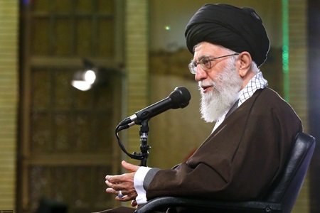 نگاهی به بیانات اخیر مقام معظم رهبری پیرامون انتخابات/ قولی که هر ۶ کاندیدا باید به مردم بدهند