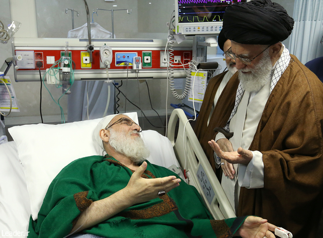 رهبر معظم انقلاب از آیت‌الله هاشمی شاهرودی عیادت کردند