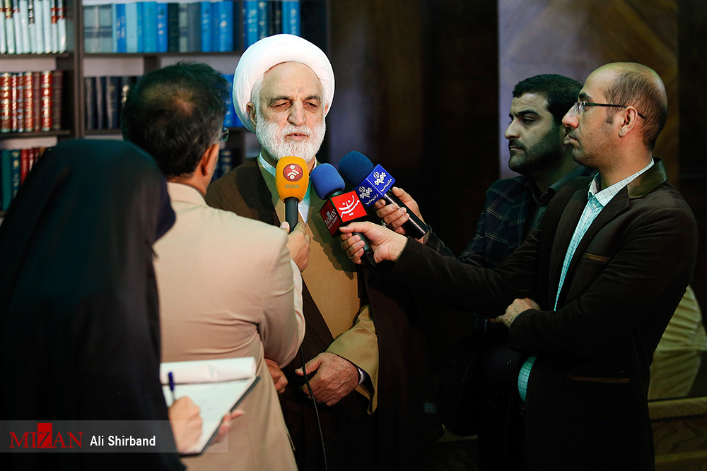 کسانی که قائل بودند باید برخی افراد علنی مجازات شوند، امروز حرفهای دیگری می‌زنند/کسانی گفتند اگر فلان کس را قبل از انتخابات احضار کنید، ما اعلان جنگ می‌کنیم؛ ولی قوه قضائیه تسلیم نشد/برخی برای جلب بعضی از آراء نیاز دارند حرف‌های غیرواقعی و احیانا علیه نهادها و بعضی ارزش‌های نظام بزنند