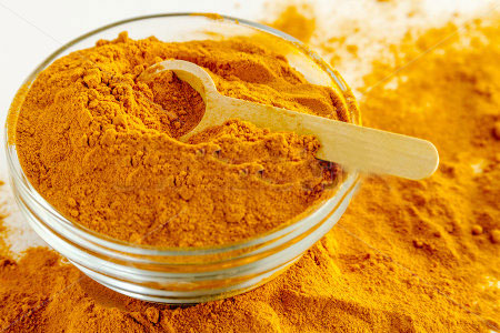 ماسک زردچوبه برای این افراد ممنوع + خواص و مضرات زردچوبه