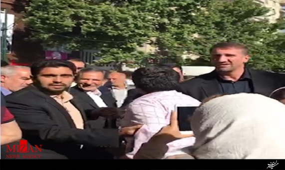 حضور جهانگیری در حسینیهارشاد برای شرکت در انتخابات حضور جهانگیری در حسینیهارشاد برای شرکت در انتخابات