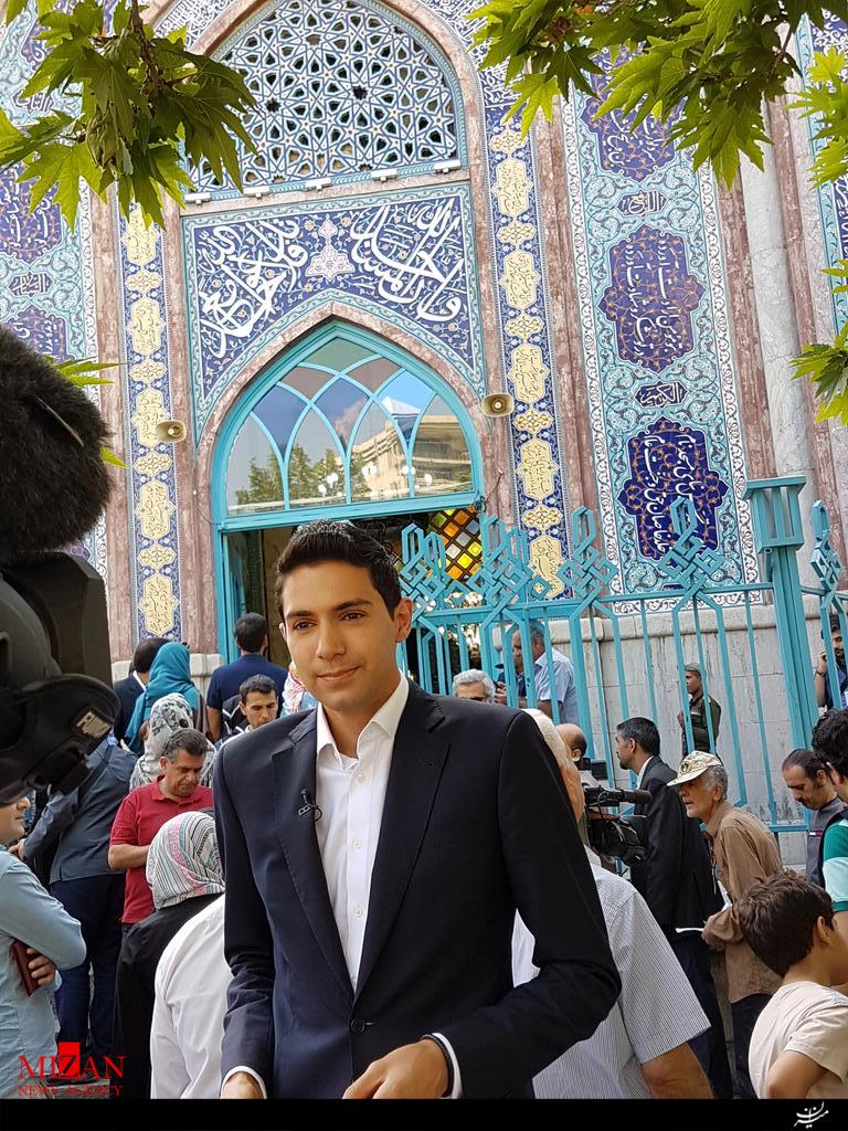 آسوشیتدپرس: مراکز انتخاباتی در ساعت اولیه شاهد حضور گسترده مردم است/خبرگزاری فرانسه: حضور رهبر عالی ایران در پای صندوق رای