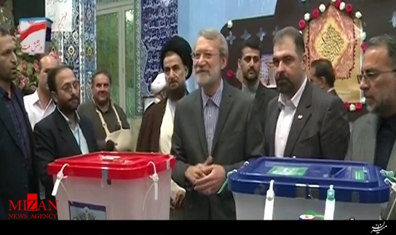 حضور رئیس مجلس شورایاسلامی در حوزه رایگیری انتخابات حضور رئیس مجلس شورایاسلامی در حوزه رایگیری انتخابات