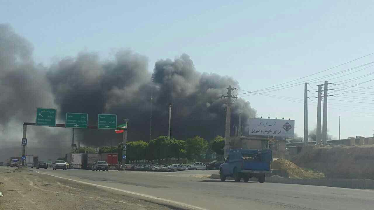 کارخانه ایران خودرو تبریز آتش گرفت