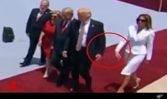 پسزدن دست ترامپ از طرف همسرش + فیلم پسزدن دست ترامپ از طرف همسرش + فیلم