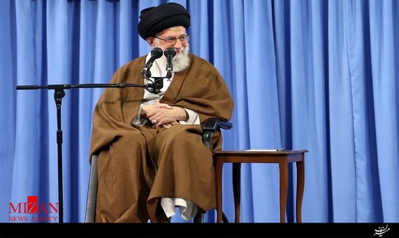 حاشیه‌های دیدنی شب خاطره دفاع‌مقدس با حضور رهبر انقلاب 