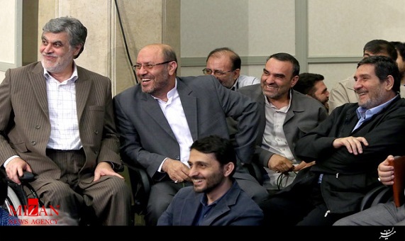 حاشیه‌های دیدنی شب خاطره دفاع‌مقدس با حضور رهبر انقلاب 