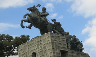 مجسمه نادر شاه