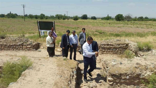 کاوش‌های باستان‌شناسی محوطه سه‌تپه نیشابور آغاز شد