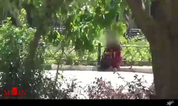 لحظه دستگیری تروریست زن در حرم امام (ره) 