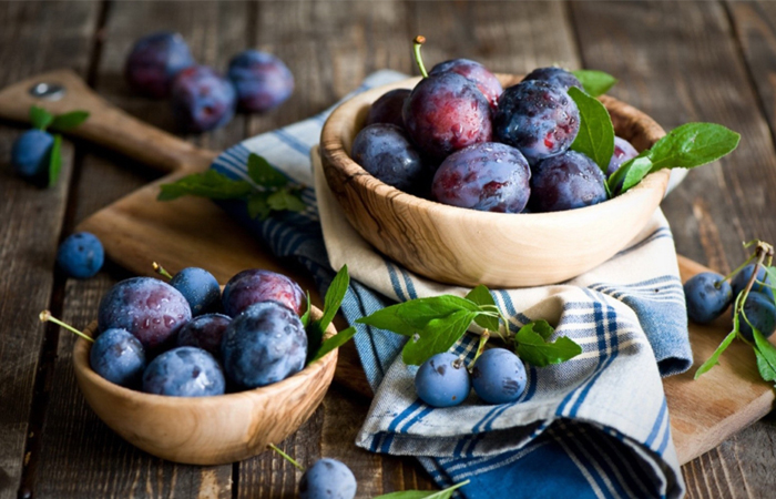 درمان پوکی استخوان با آلو سیاه