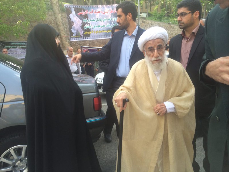 مراسم ترحیم همسر حجتالاسلام علمالهدی آغاز شد + تصاویر مراسم ترحیم همسر حجتالاسلام علمالهدی آغاز شد + تصاویر