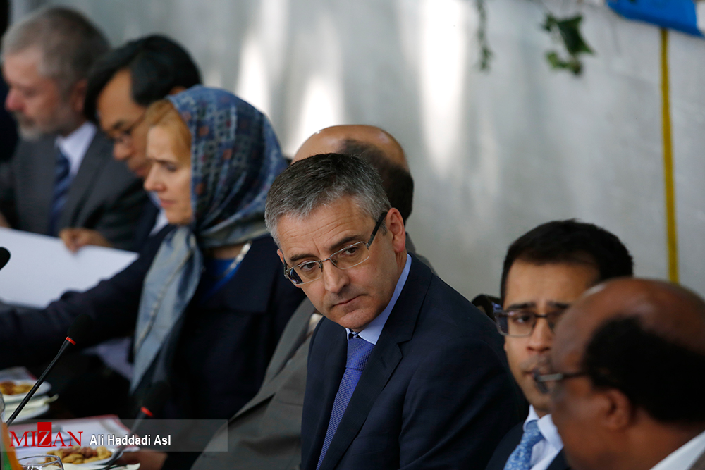 ۴۵ سفیر خارجی مقیم تهران از زندان اوین بازدید کردند / غریب آبادی: ارائه تصویری دروغین و ناصحیح از زندانهای ایران با اغراض سیاسی انجام می‌شود / رفتار زندانبانان ایران انسانی است