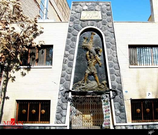 قدم در گود تاریخ قدم در گود تاریخ