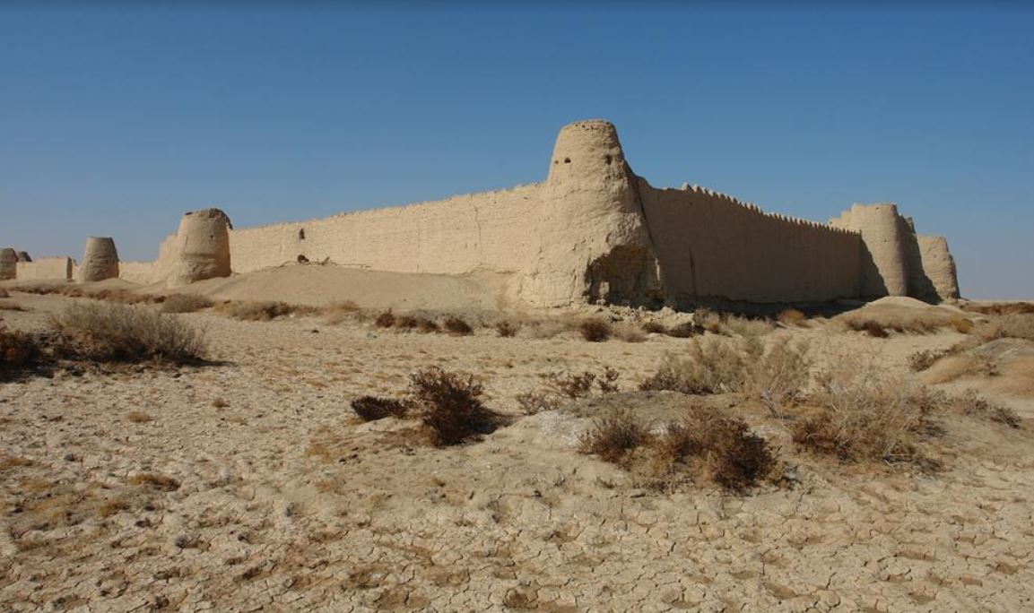 قلعه رستم، امارتی افسانه ای در کویر سیستان قلعه رستم، امارتی افسانه ای در کویر سیستان