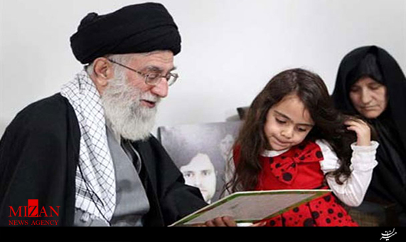 نقاشی که آرمیتا از روز حادثه ترور پدرش برای رهبر انقلاب کشید + فیلم نقاشی که آرمیتا از روز حادثه ترور پدرش برای رهبر انقلاب کشید + فیلم