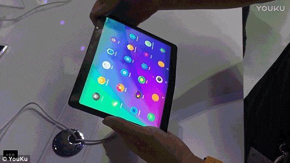 این تبلت به راحتی به یک گوشی شیک تبدیل می شود! +تصاویر این تبلت به راحتی به یک گوشی شیک تبدیل می شود! +تصاویر