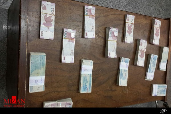 کشف یک میلیارد ارز قاچاق در فرودگاه + عکس
