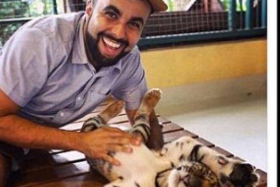 ممنوع شدن سلفی گرفتن با ببرها + عکس