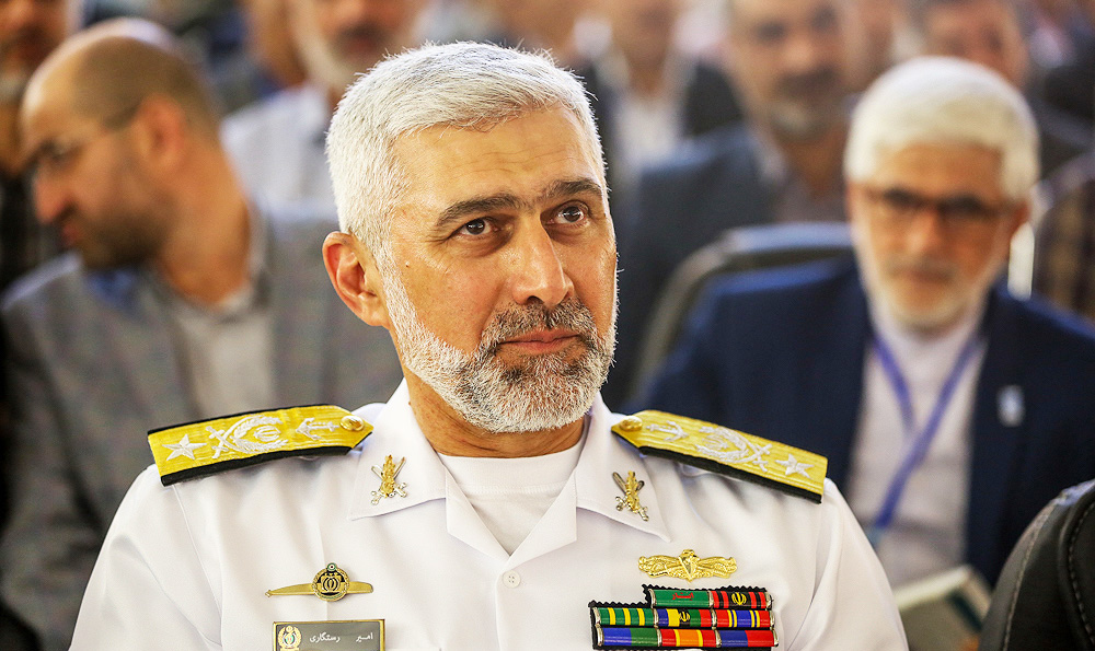چهاردهمین وزیر دفاع جمهوری اسلامی ایران چه کسی خواهد بود؟ چهاردهمین وزیر دفاع جمهوری اسلامی ایران چه کسی خواهد بود؟