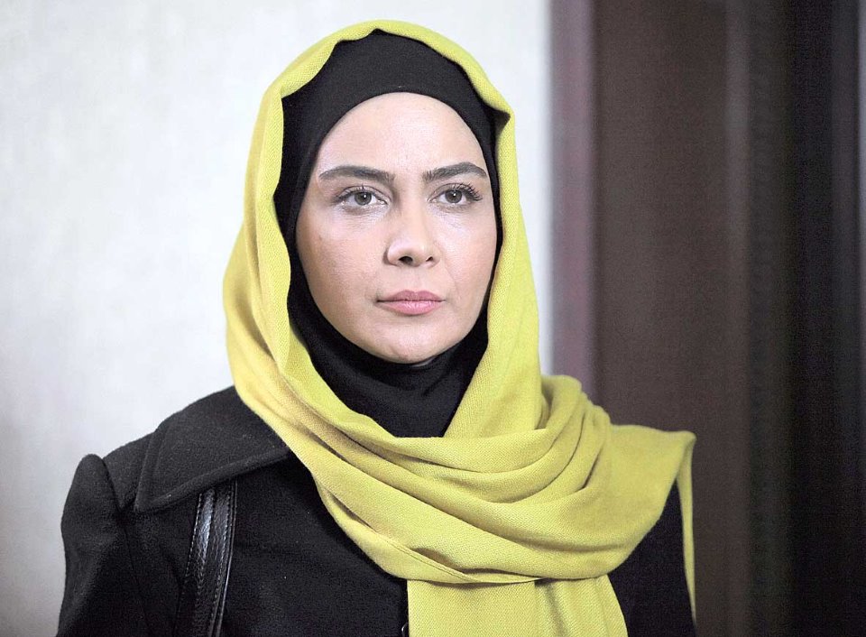 نگین صدقگویا نگین صدقگویا