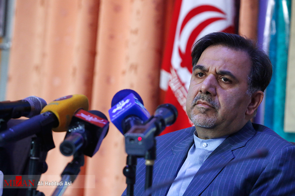 وزیر مسکن، راه و شهرسازی: عباس آخوندی