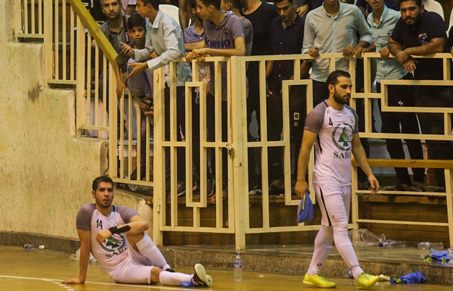 ناراحتی تاسیساتی‌ها از داوری و گرمای سالن بندرعباس