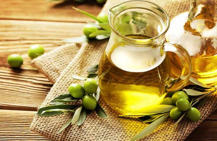 موهای نرم و شفاف با معجون روغن زیتون و عسل موهای نرم و شفاف با معجون روغن زیتون و عسل