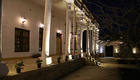 اهمیت تاریخی رباط کریم/ عمارت باغ امیر سمنان/ پایتخت لواشک ایران/ آرامگاه سلطان عطابخش/ قهرج قدیمی ترین مسجد ایران
