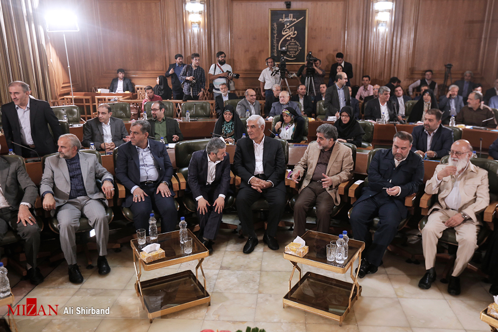 پاکدستی در امور شهر مد نظر قرار گیرد/ توجه شورای پنجم به نقش زنان و جوانان