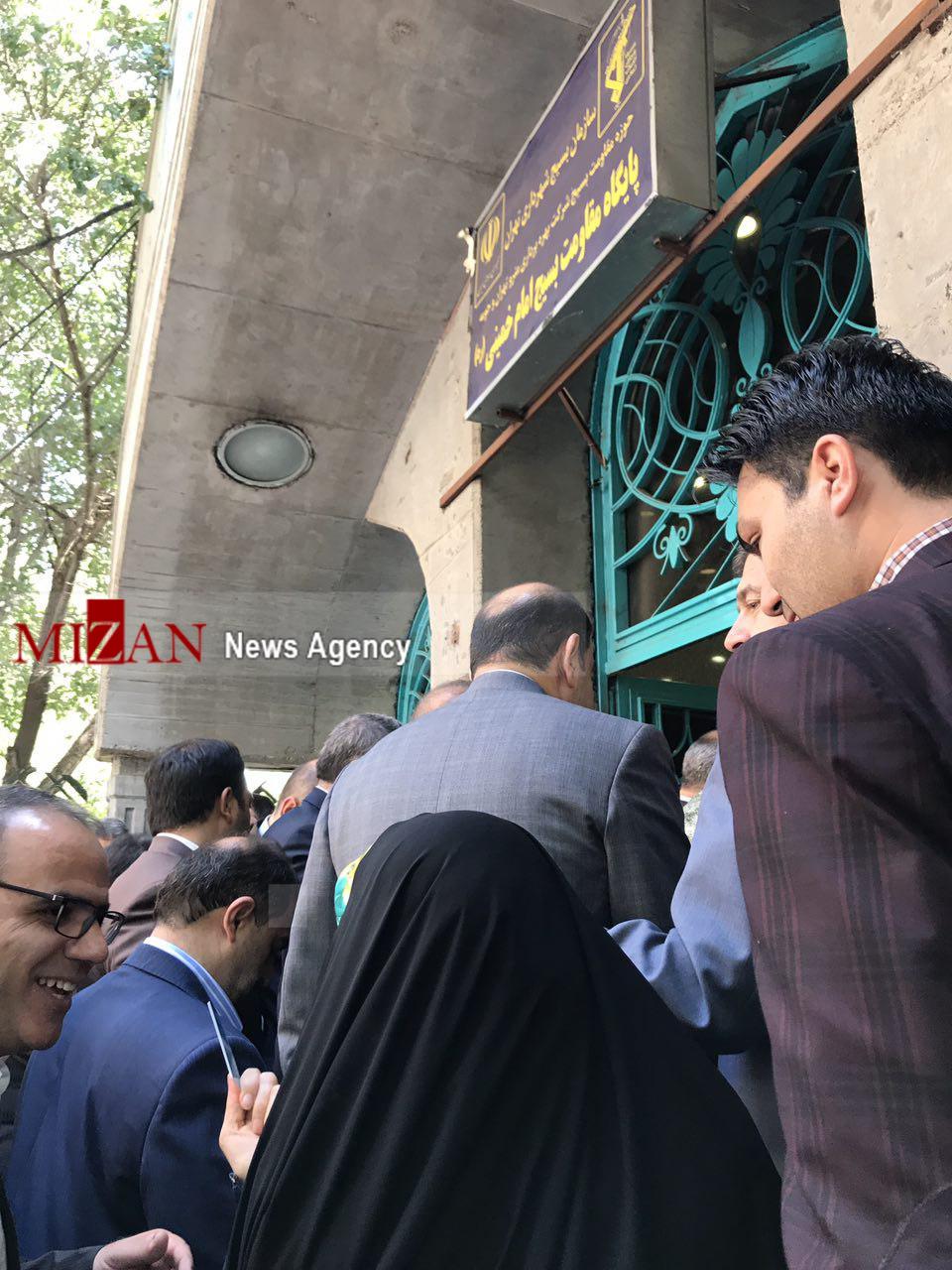 اعضای شورای شهر با واگن بانوان مترو به حرم  امام خمینی(ره) رفتند+تصاویر