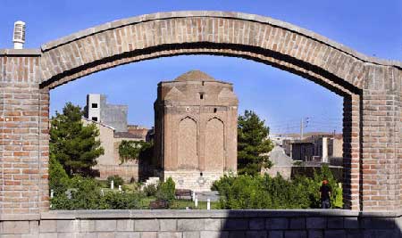 ارگ انار کرمان/ باغ های خراسان جنوبی/ موزه سلطان آباد اراک/ زادگاه نیما یوشیج