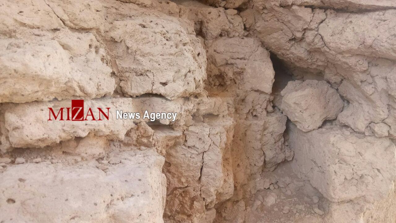خشت‌های ۲، ۰، ۰، ۰ ساله قلعه نارین را جا به جا کنید!