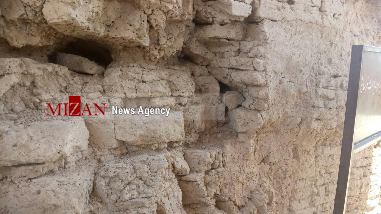 خشت‌های ۲، ۰، ۰، ۰ ساله قلعه نارین را جا به جا کنید!