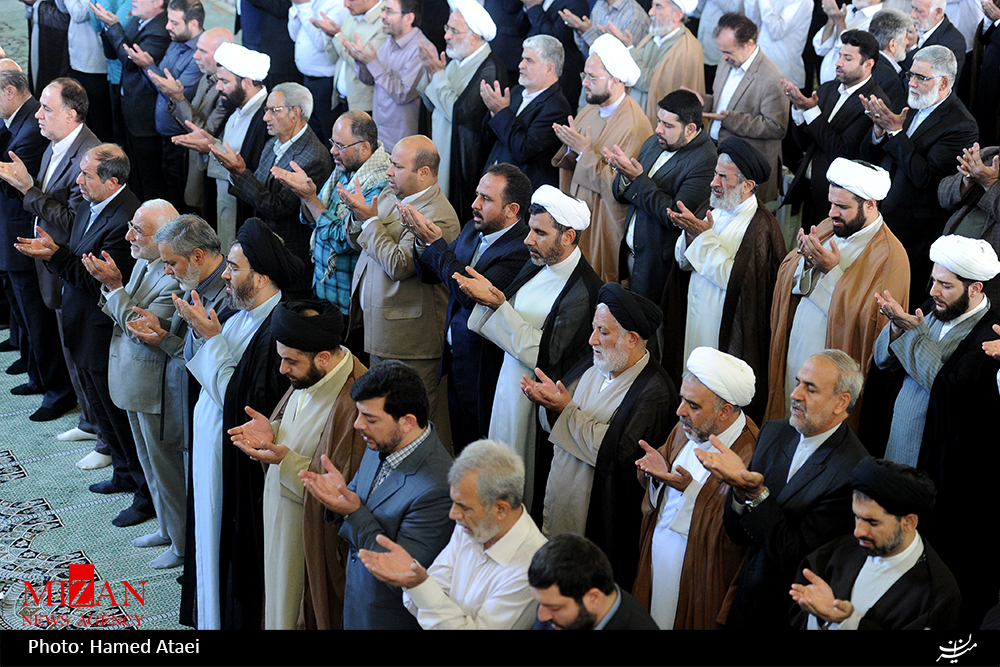 نماز عید قربان در دانشگاه تهران به روایت تصویر نماز عید قربان در دانشگاه تهران به روایت تصویر