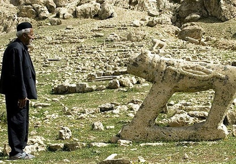 سنگ قبر‌هایی که برای زنان ساخته نمی‌شود + تصاویر