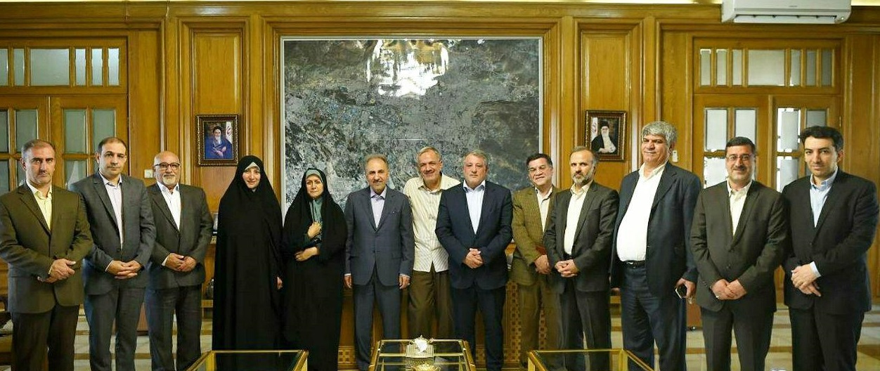 شهردار تهران در ساختمان خیابان بهشت مستقر شد شهردار تهران در ساختمان خیابان بهشت مستقر شد
