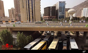 ترافیک سنگین در مکه مکرمه/تدابیر پلیس برای عزیمت زائران به منا و عرفات