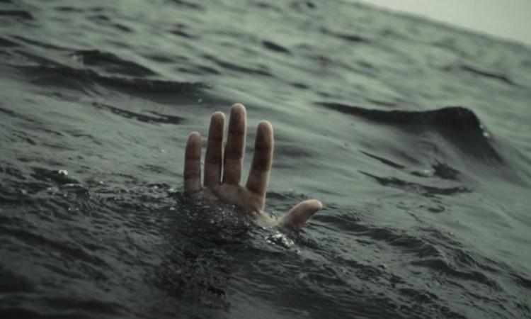 زهره نوجوان ۱۹ ساله را بلعید