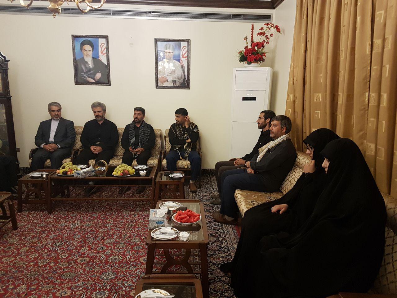 دیدار خانواده شهید حججی باسفیر ایران در سوریه+ عکس دیدار خانواده شهید حججی باسفیر ایران در سوریه+ عکس