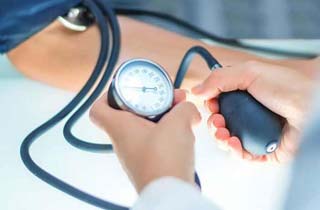 علائم فشار خون پایین؛ از سرگیجه تا کاهش تمرکز