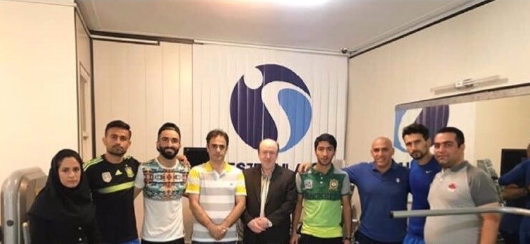 مدیر عامل و سرمربی استقلال هم به کلینیک پزشکی رفتند!+عکس