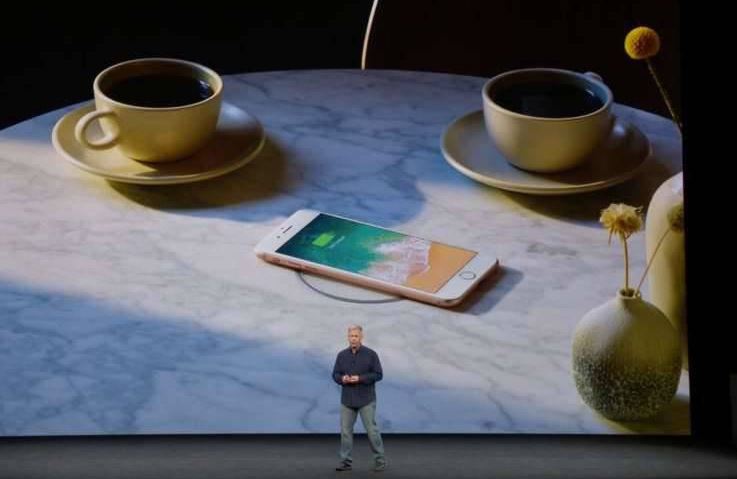 عکس/ مراسم رونمایی از محصولات جدید Apple/ شگفتی هایی که همکاران جابز ساختند!